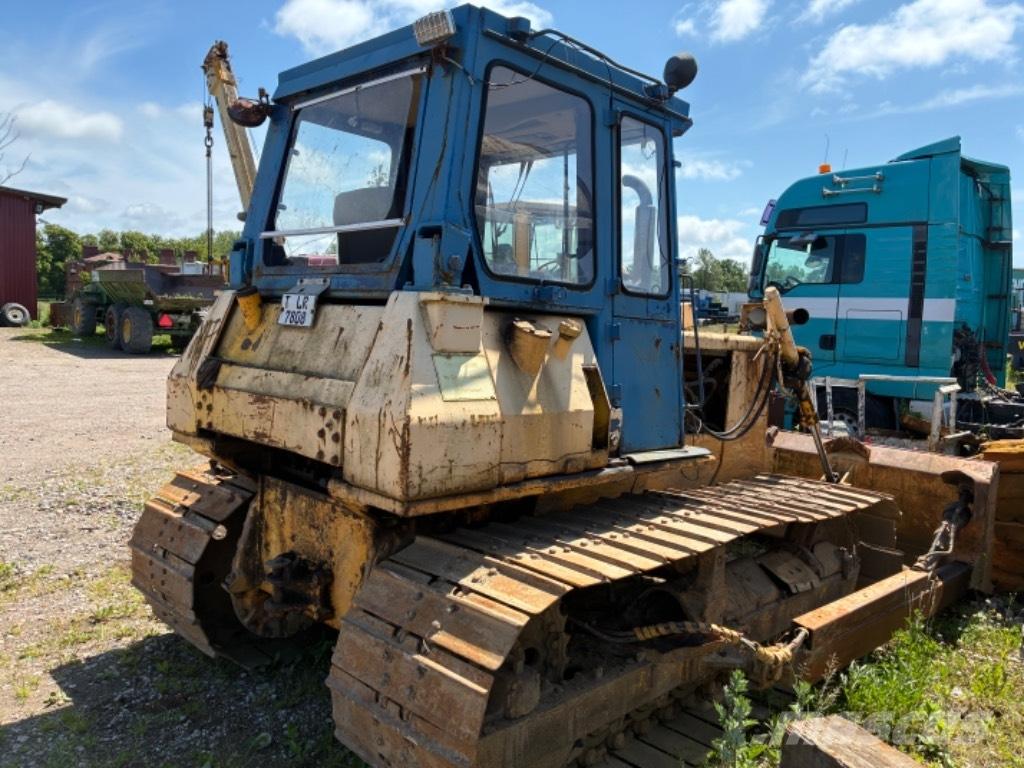 Komatsu D 41 P-3 Crawler dozers