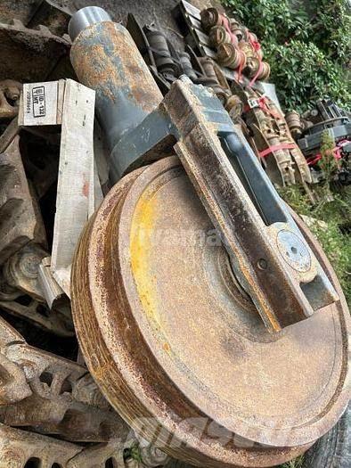 Liebherr R954CHD Tyres, wheels and rims