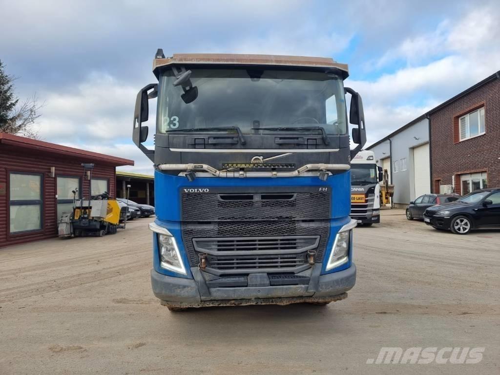 Volvo FH 540 Skip bin truck