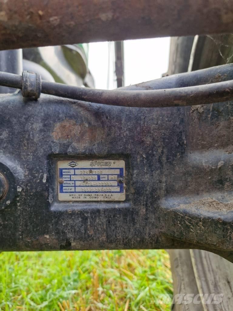 Valtra T 182 Versu Tractors