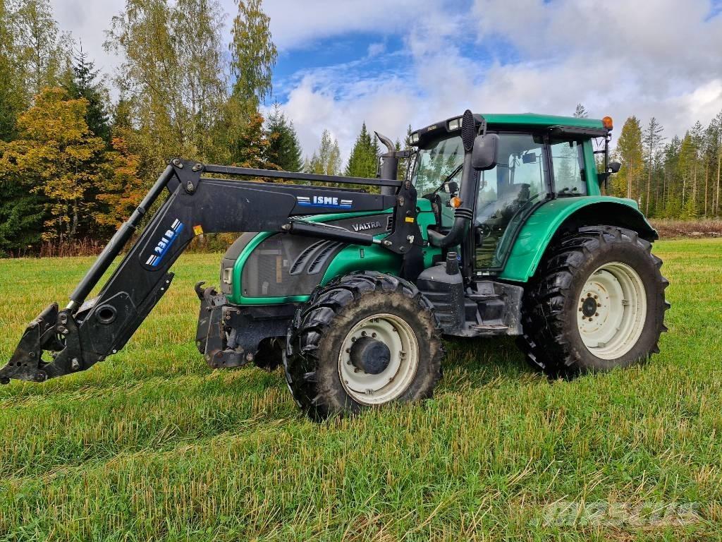 Valtra T 182 Versu Tractors