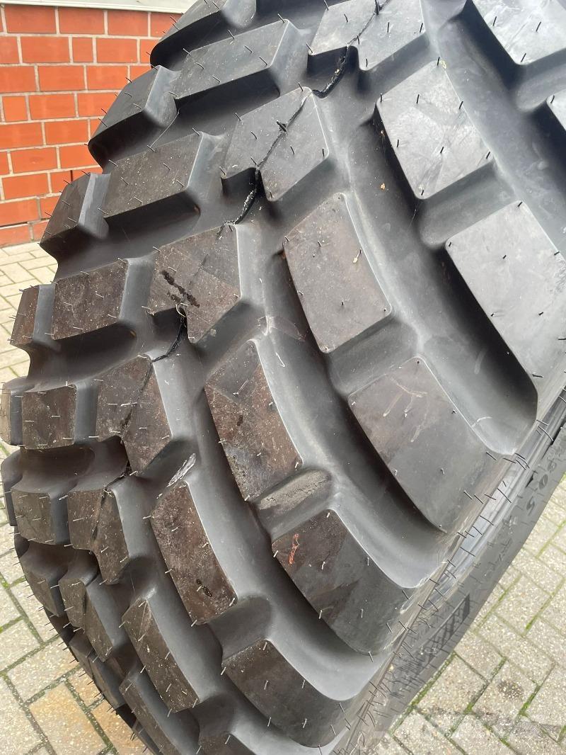 BKT 650/65R30,5 Tyres, wheels and rims