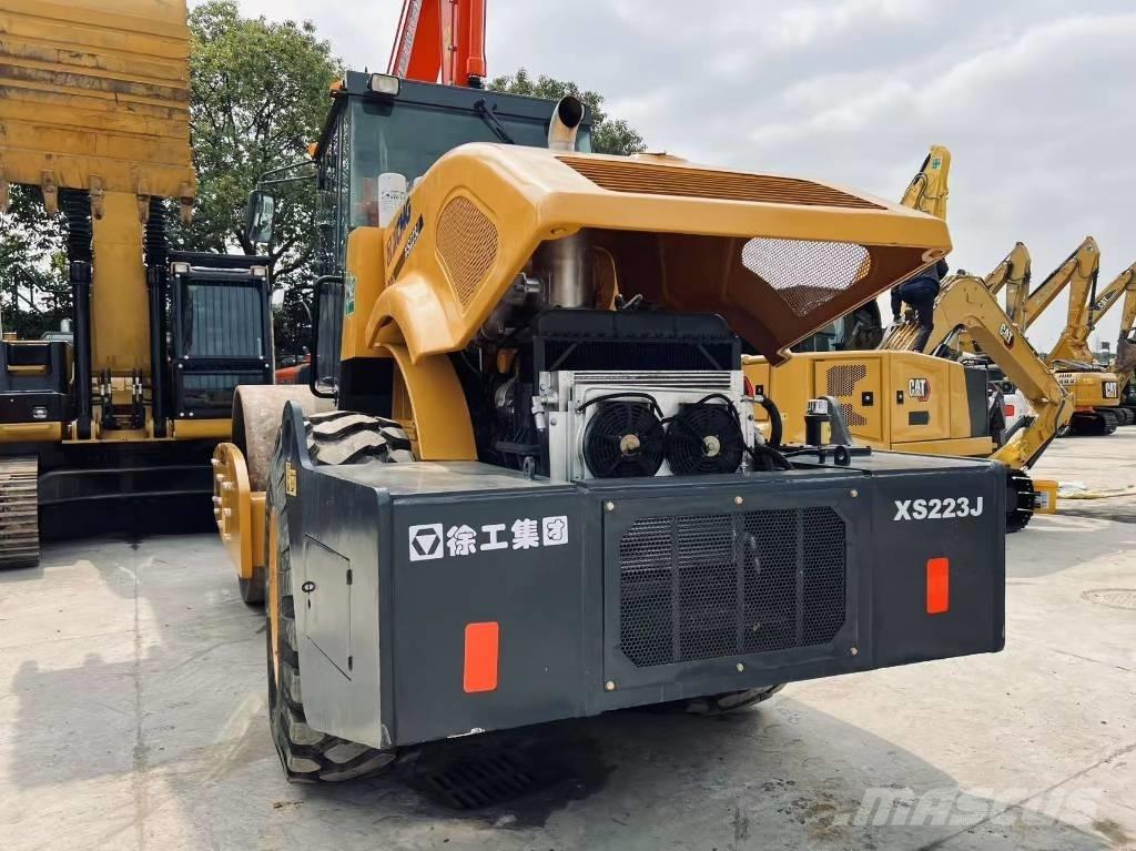 XCMG XS 223 J Single drum rollers
