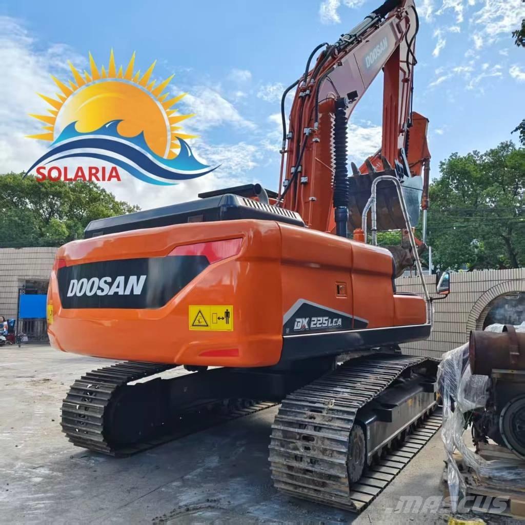 Doosan DX 225 LCA Crawler excavators