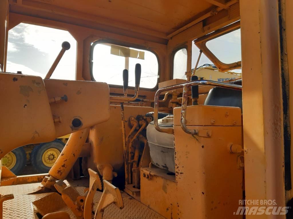 Komatsu D 85 E-12 Crawler dozers