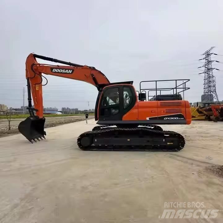 Doosan DX300LC Crawler excavators