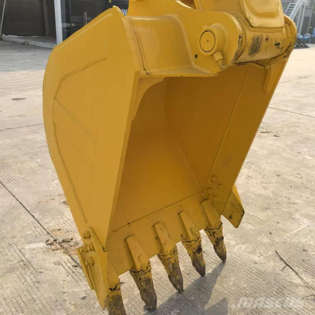 Komatsu PC 130 Crawler excavators