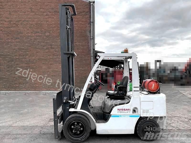 Nissan UG1F2A35DU LPG trucks