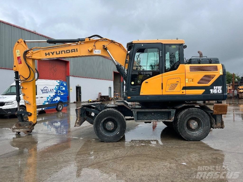 Hyundai HW140 Wheeled excavators
