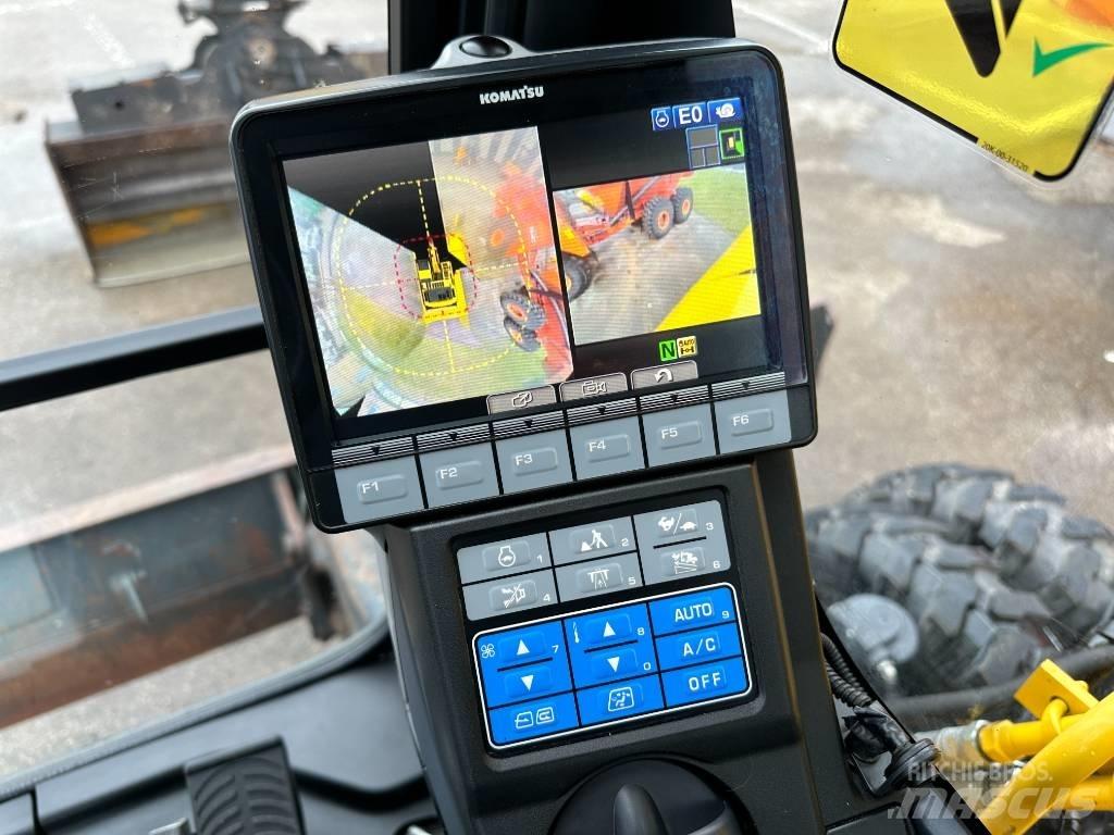 Komatsu PW160-11 Wheeled excavators