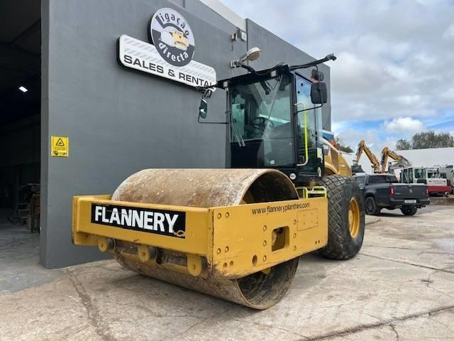 CAT CB 64 Twin drum rollers