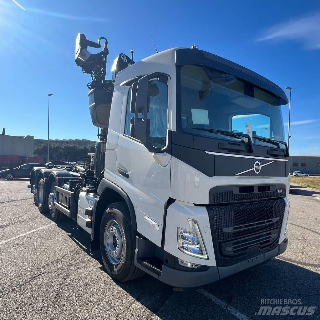 Volvo FM Truck mounted cranes