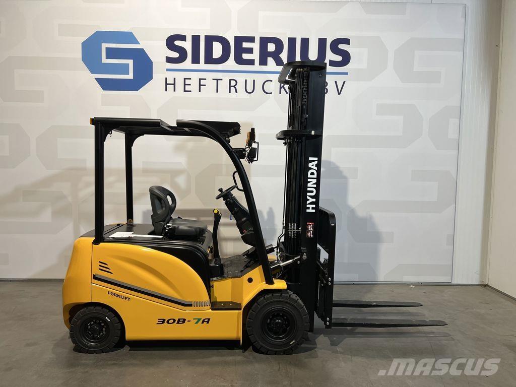 Hyundai 30B-7A Electric forklift trucks