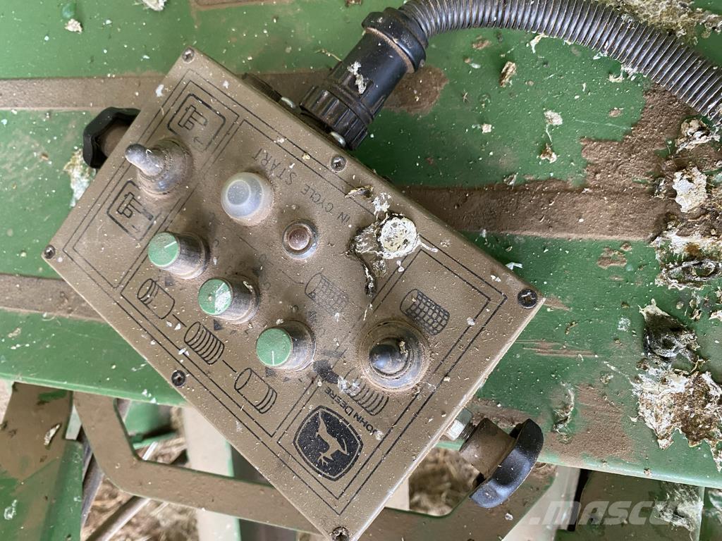 John Deere 623 Round balers