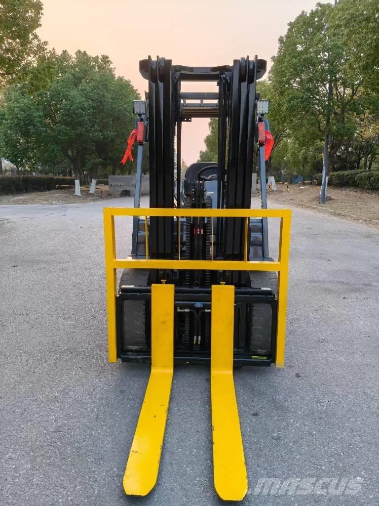 Komatsu 3.5t Diesel trucks