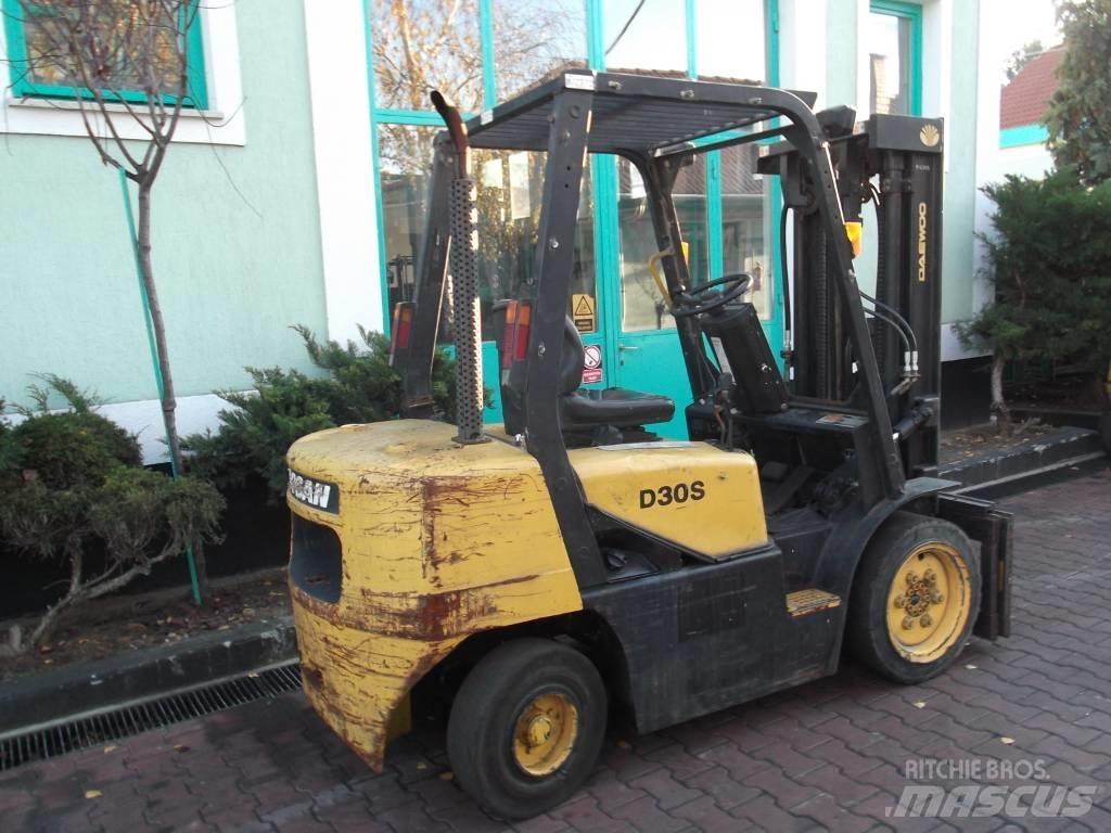 Daewoo D30S3 V-2372 Diesel trucks