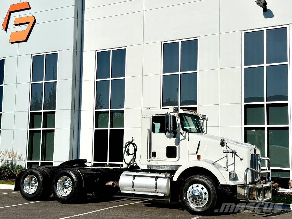Kenworth T 800 Prime Movers
