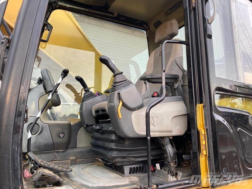 CAT 330DL Crawler excavators