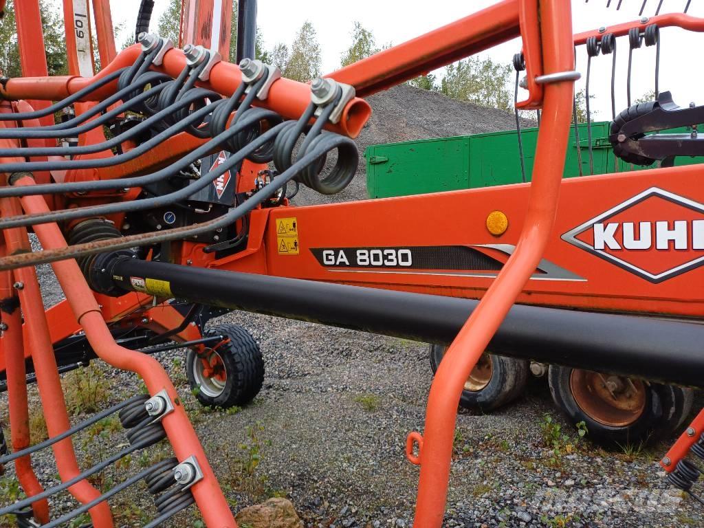 Kuhn GA8030 Windrowers