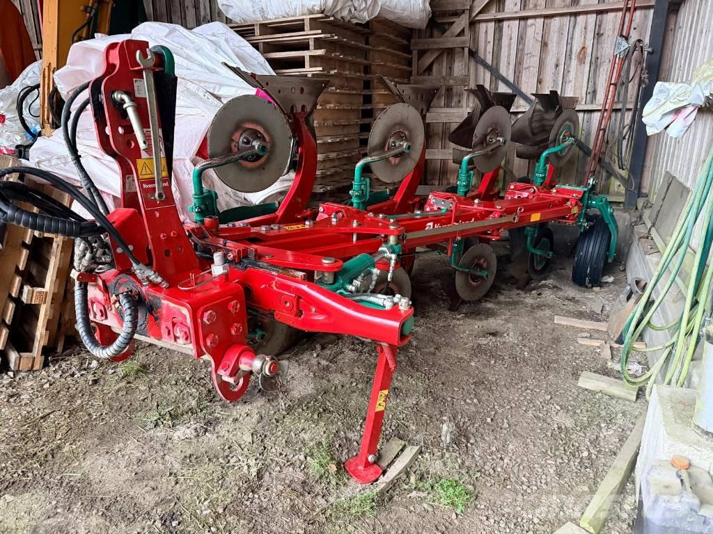 Kverneland ES85 Reversible ploughs