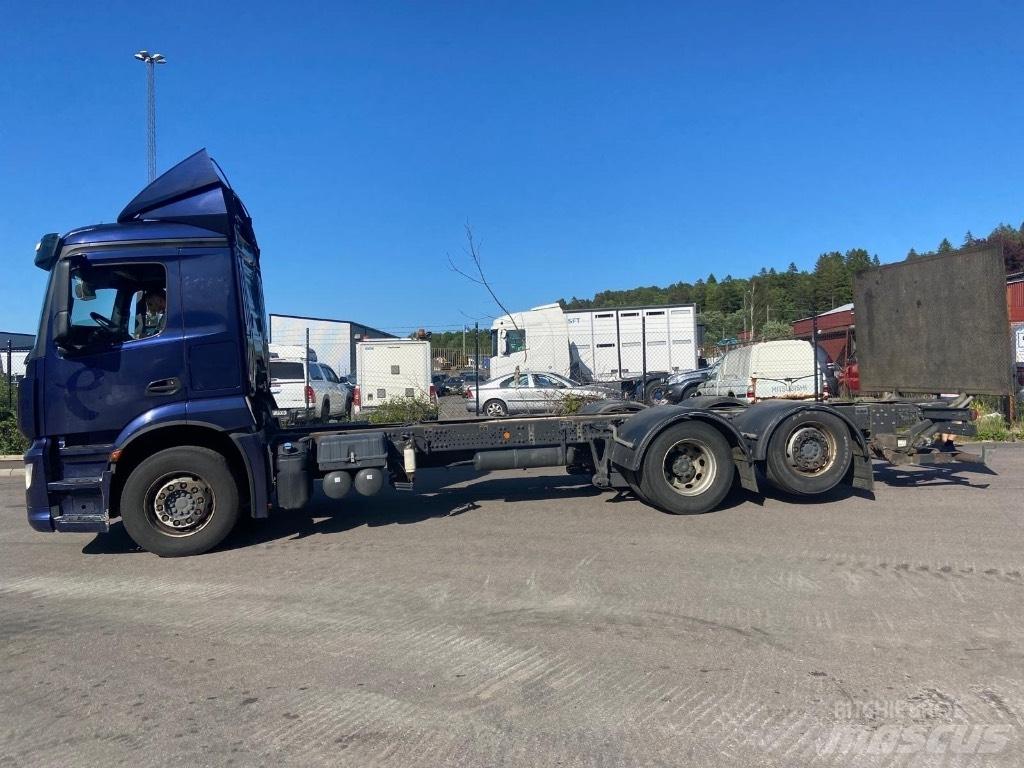 Mercedes-Benz Antos Chassis Cab trucks