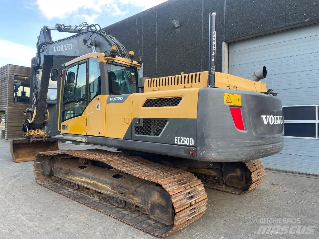 Volvo EC250DL Crawler excavators