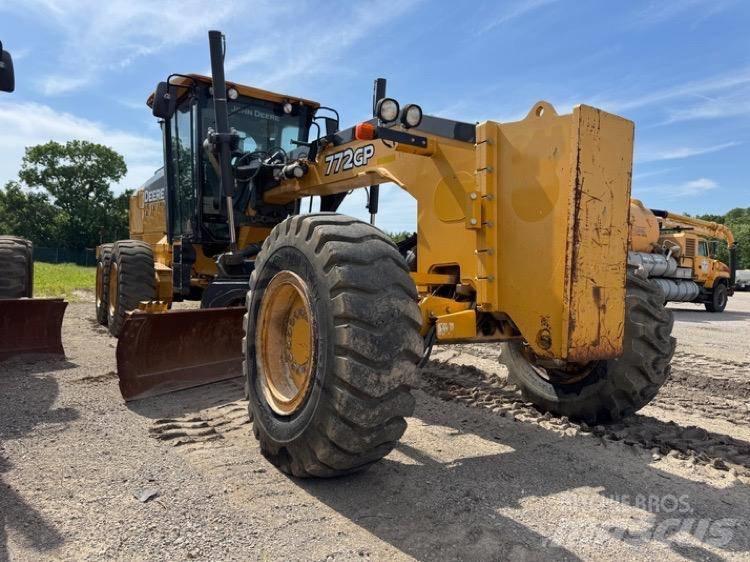 DEERE 772GP Graders