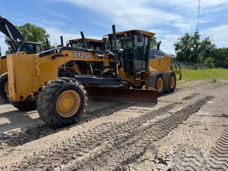 DEERE 772GP Graders