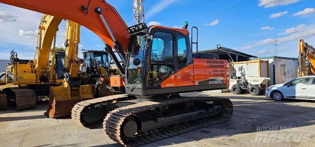 Doosan DX 225 Crawler excavators