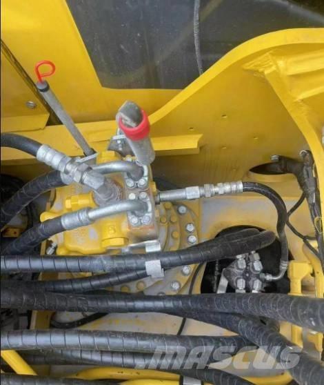 Komatsu 220-8K Crawler excavators