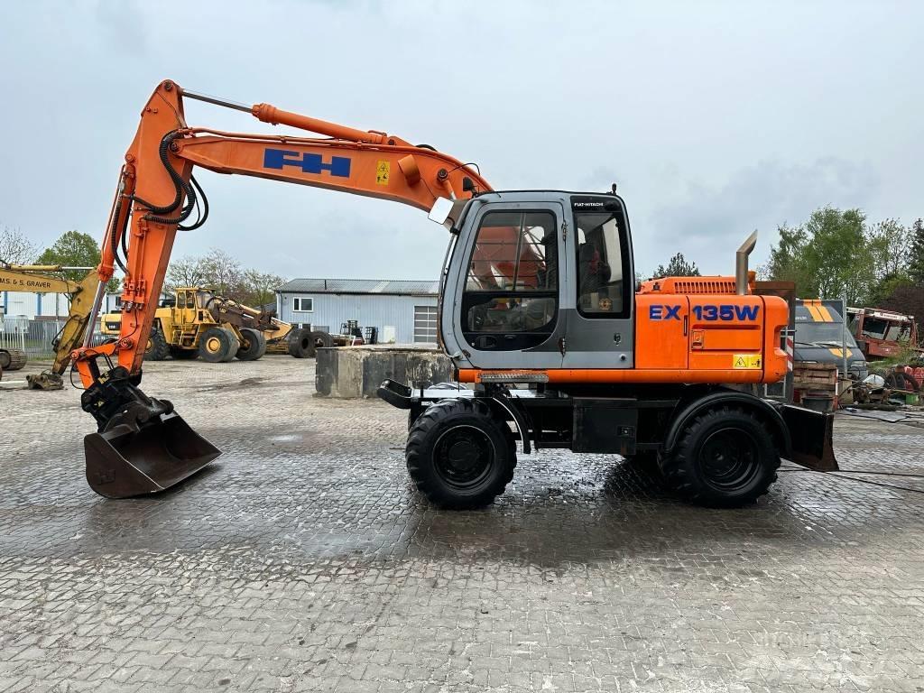 Hitachi EX135W Wheeled excavators