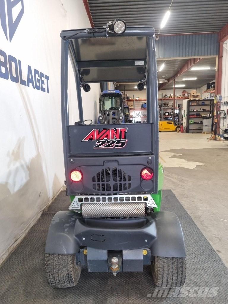 Avant 225 Multi-purpose loaders