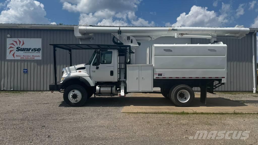 Altec LRV55 Truck mounted platforms
