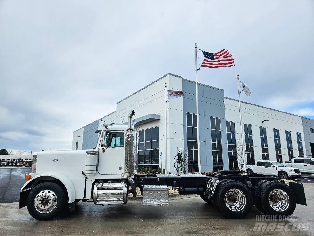 Peterbilt 379 Prime Movers
