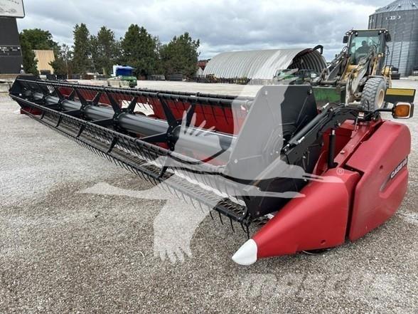 Case IH 3020 Combine harvester heads