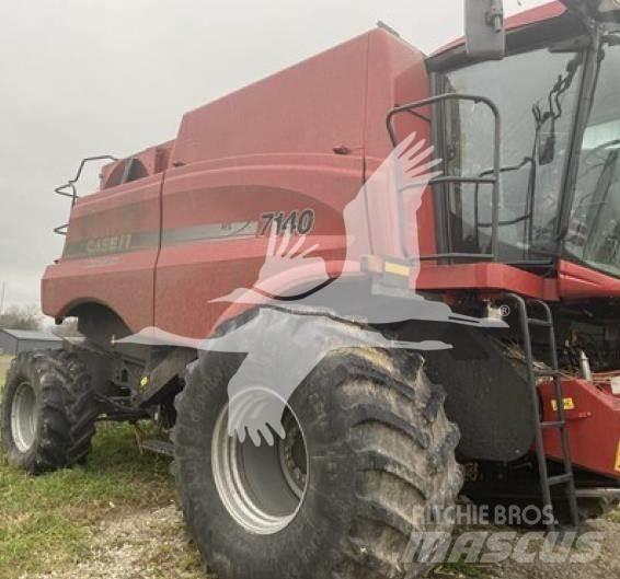 Case IH 7140 Combine harvesters