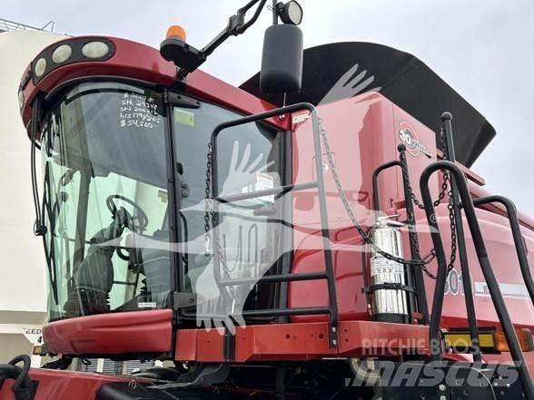 Case IH 8010 Combine harvesters
