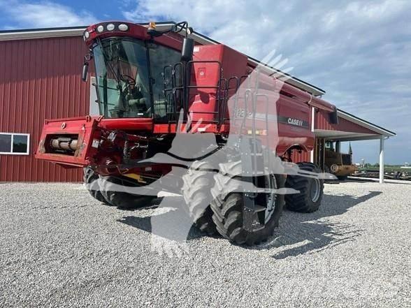 Case IH 8120 Combine harvesters
