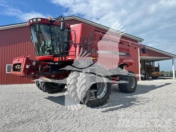 Case IH 8120 Combine harvesters