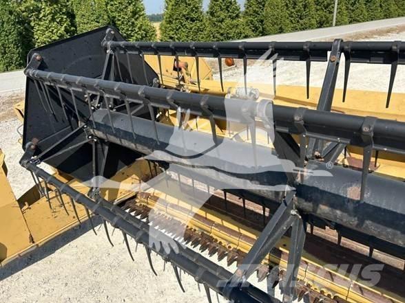 CAT F30 Combine harvester heads