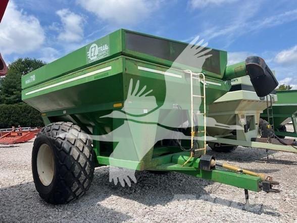 E-Z Trail 710 Grain / Silage Trailers
