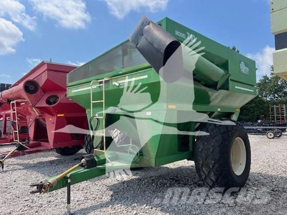 E-Z Trail 710 Grain / Silage Trailers