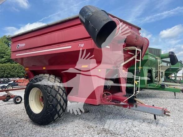 E-Z Trail 718 Grain / Silage Trailers