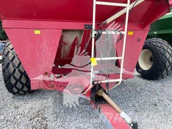 E-Z Trail 718 Grain / Silage Trailers