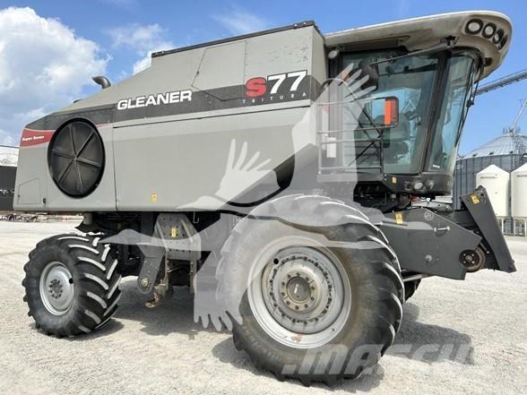 Gleaner S77 Combine harvesters