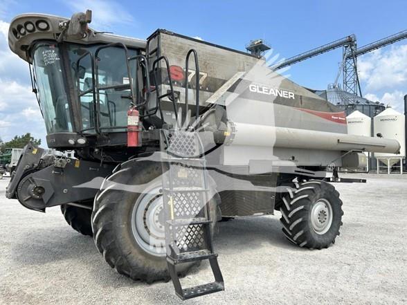 Gleaner S77 Combine harvesters