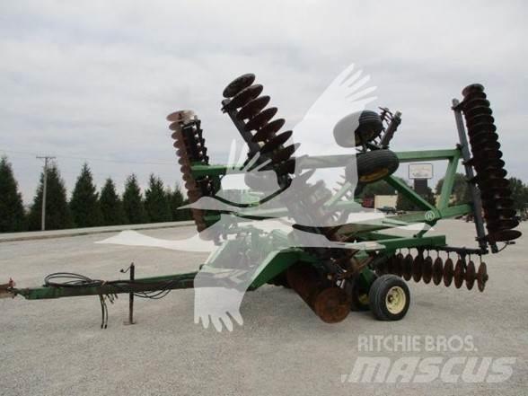 John Deere 630 Disc harrows