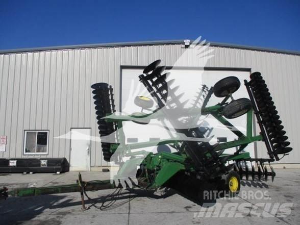 John Deere 630 Disc harrows