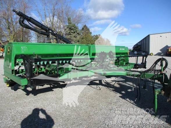 John Deere 750 Drills