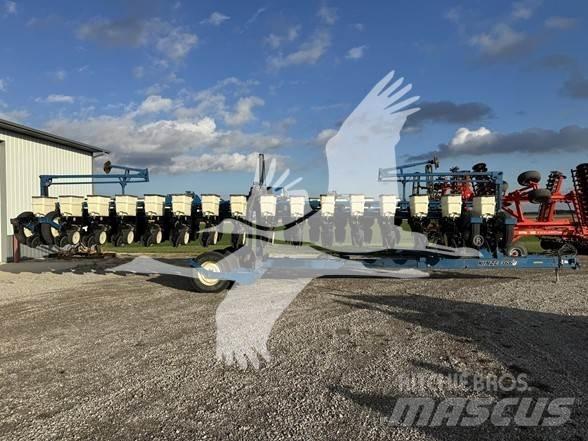 Kinze 3660 Planters